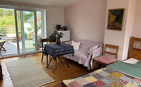 Dachgeschosszimmer mit Terrasse